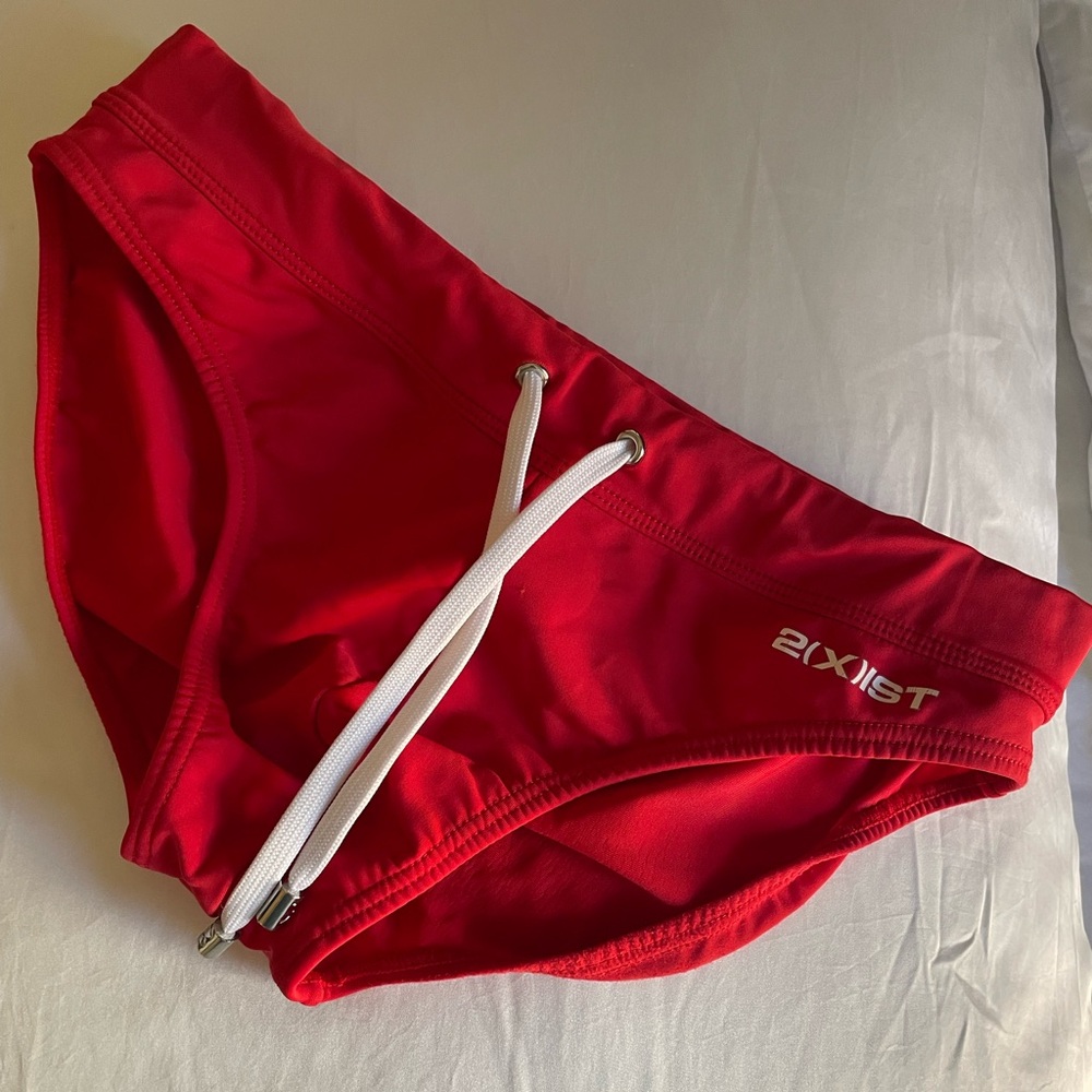 2xist Red Swim Trunks Sleek Design - Picture 5 of 10